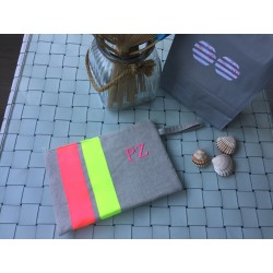 Cartera de mano personalizada